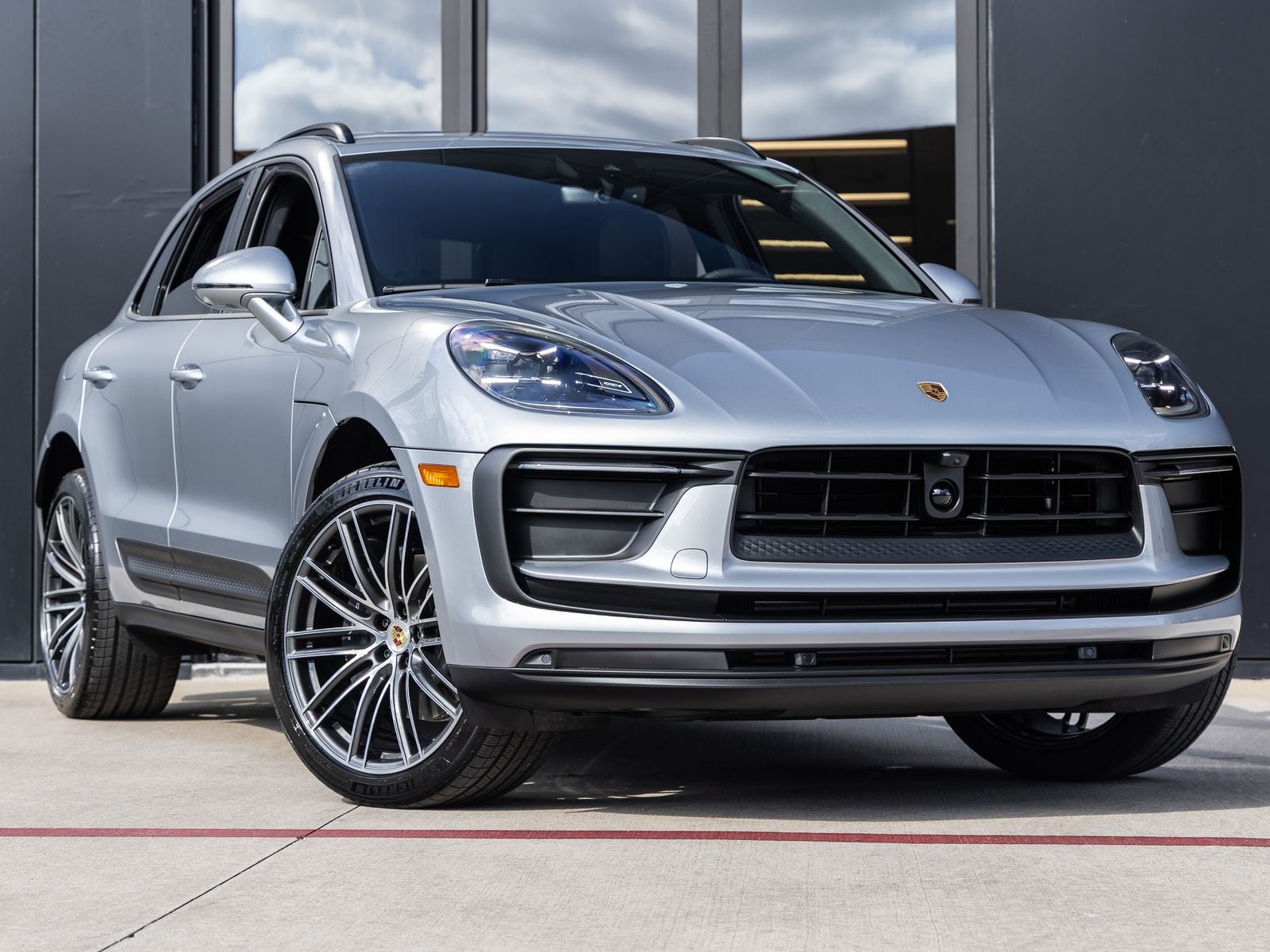 2026 Porsche Macan AWD
