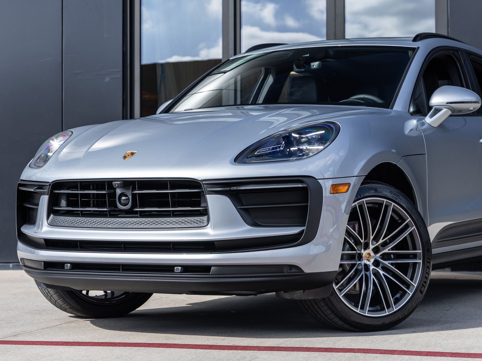 2026 Porsche Macan AWD