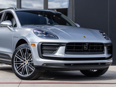 2026 Porsche Macan AWD