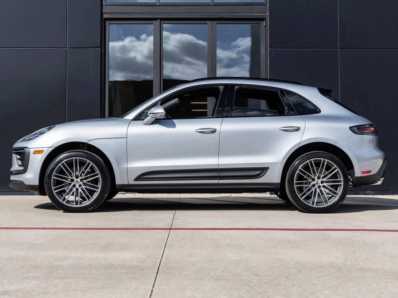 2026 Porsche Macan AWD