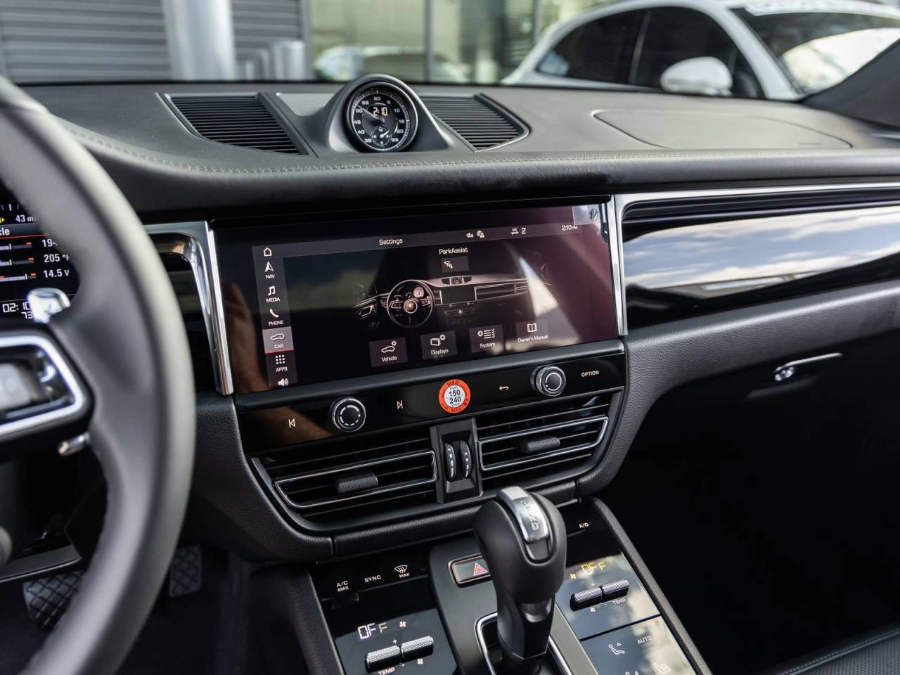 2026 Porsche Macan AWD