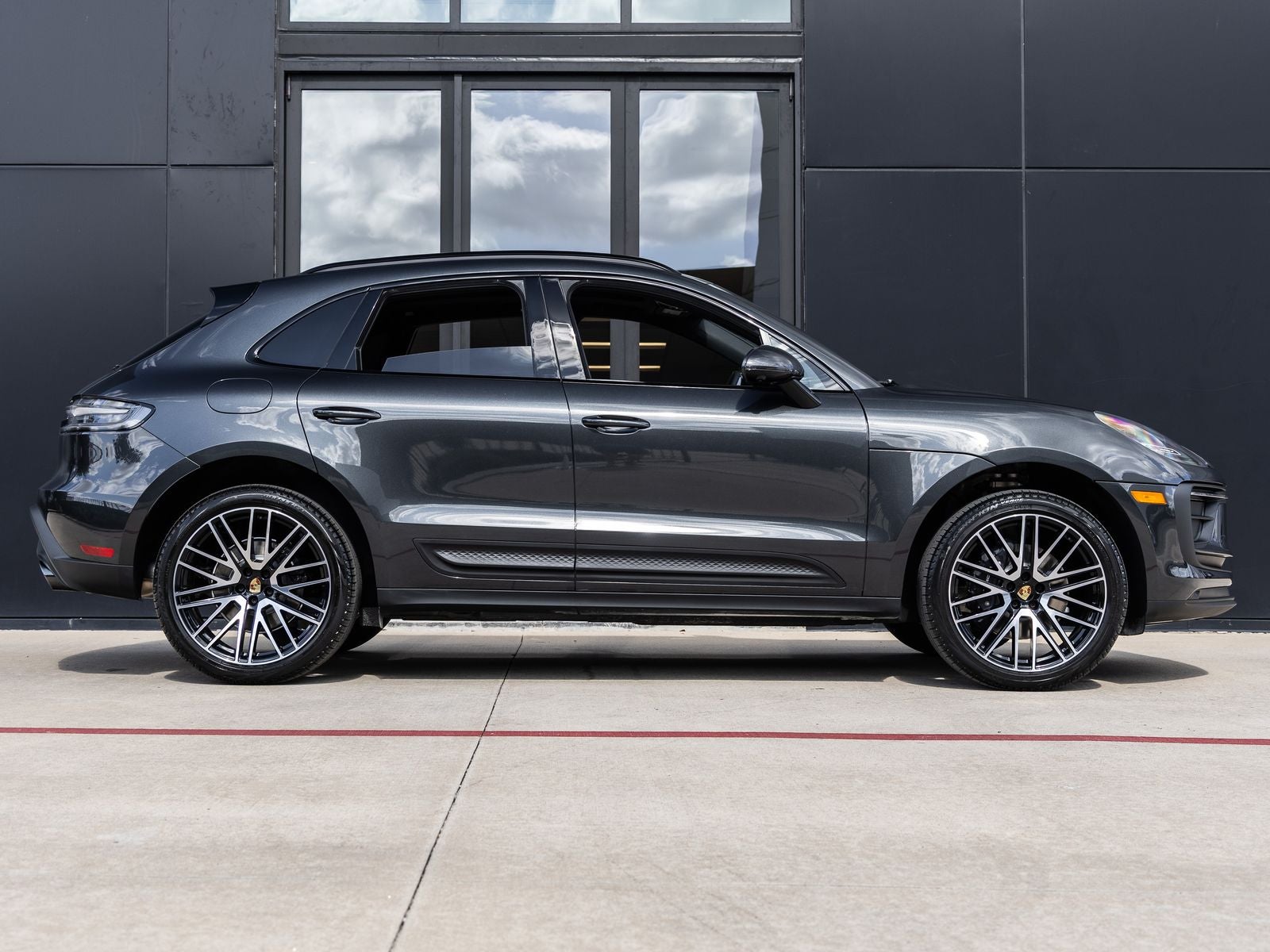 2026 Porsche Macan AWD