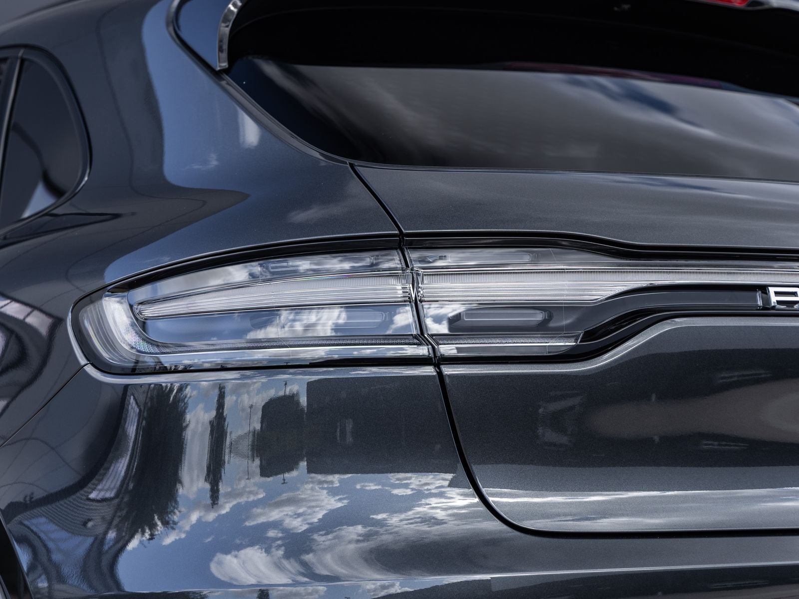 2026 Porsche Macan AWD