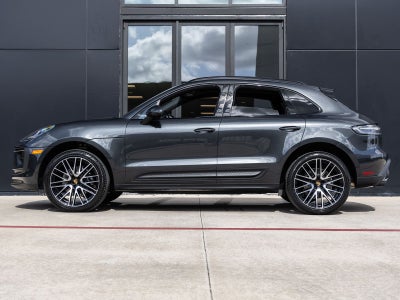 2026 Porsche Macan AWD