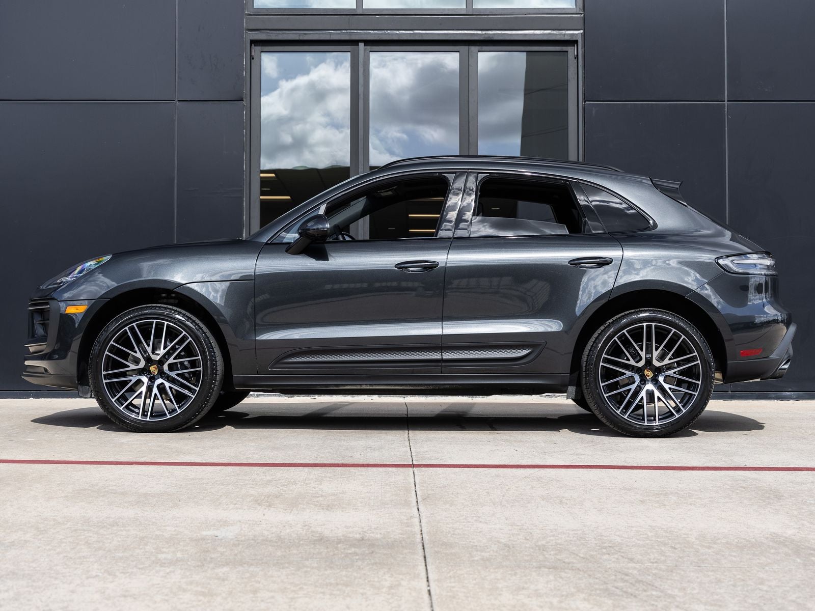 2026 Porsche Macan AWD