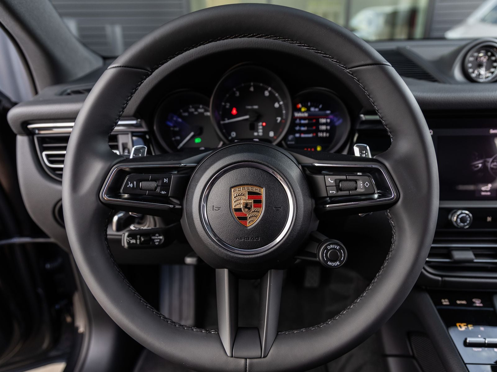 2026 Porsche Macan AWD