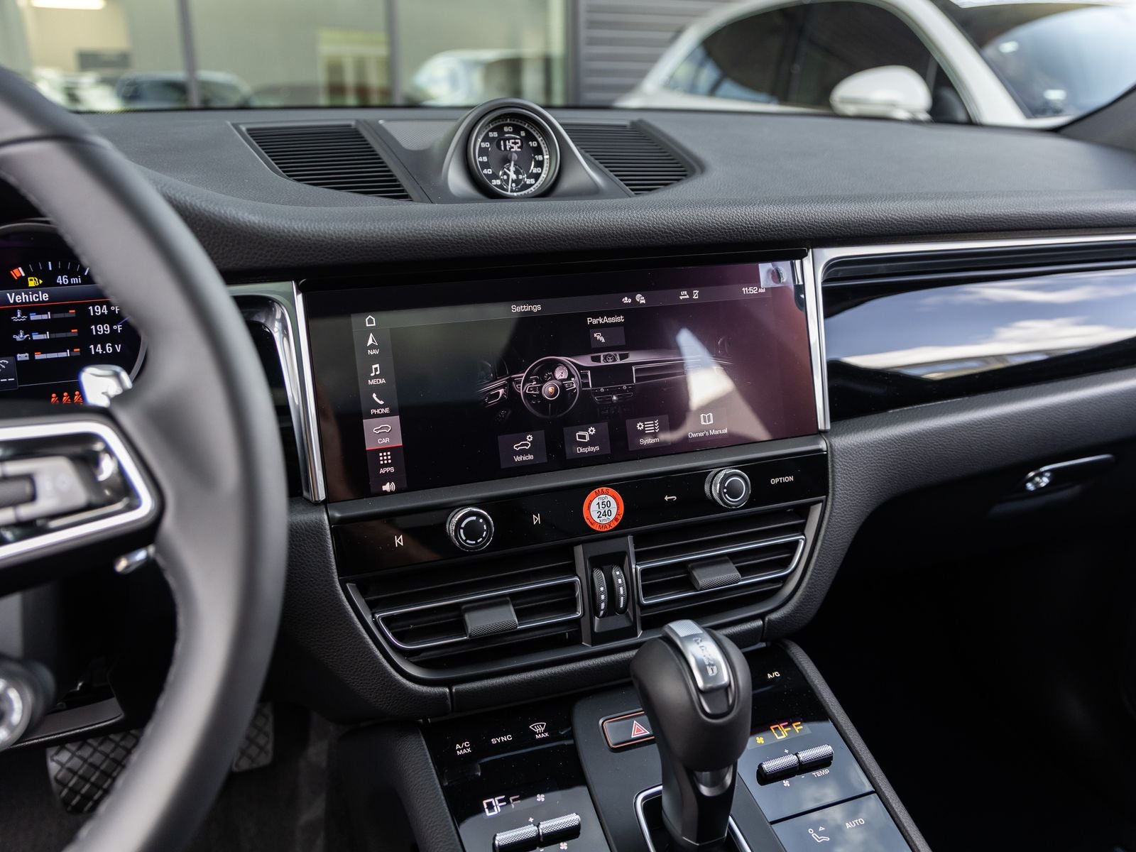 2026 Porsche Macan AWD