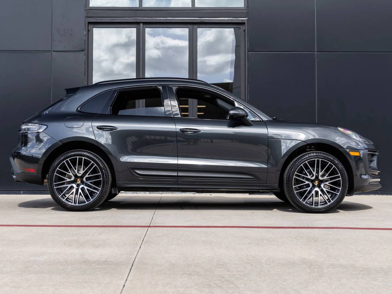 2026 Porsche Macan AWD