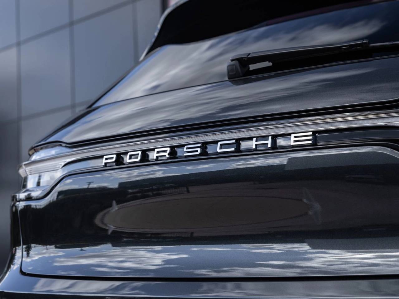 2026 Porsche Macan AWD