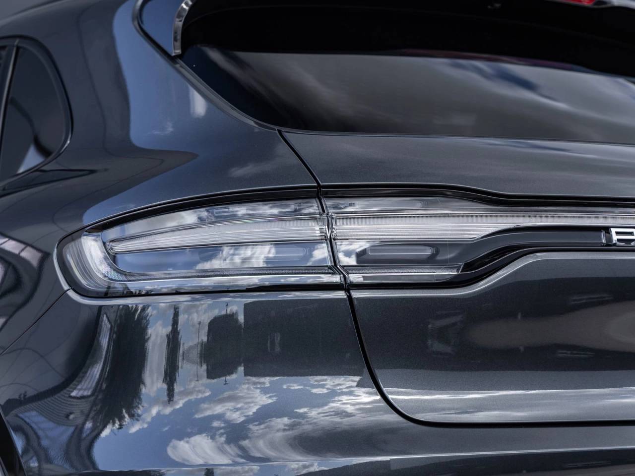 2026 Porsche Macan AWD