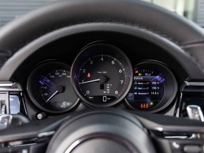 2026 Porsche Macan AWD