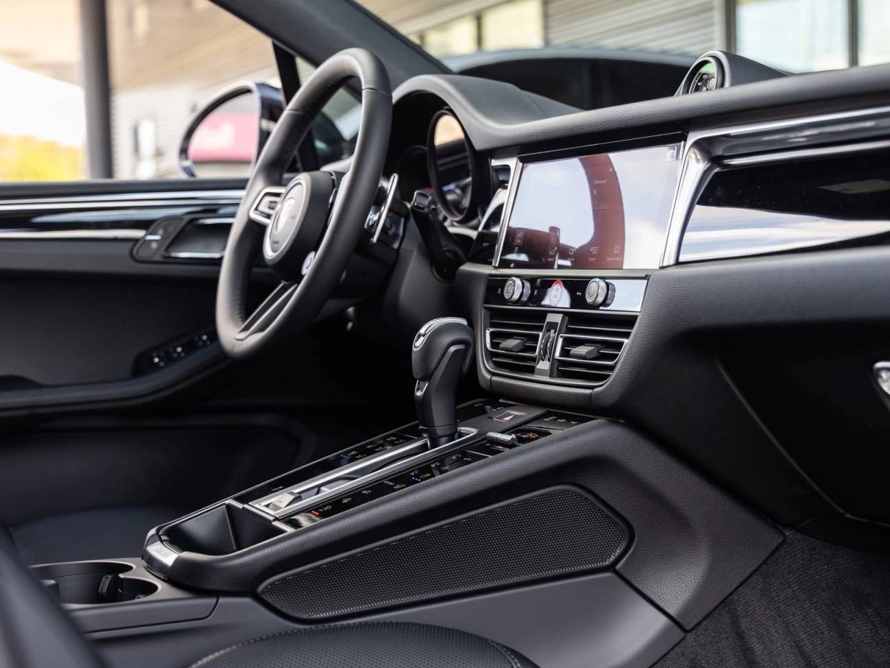 2026 Porsche Macan AWD