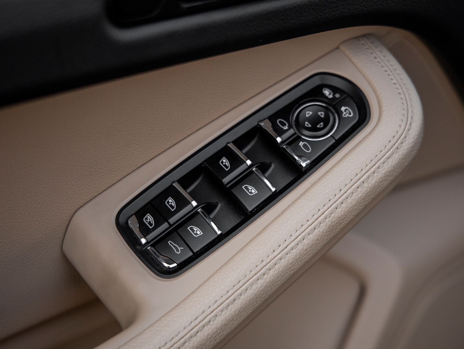 2020 Porsche Macan Macan