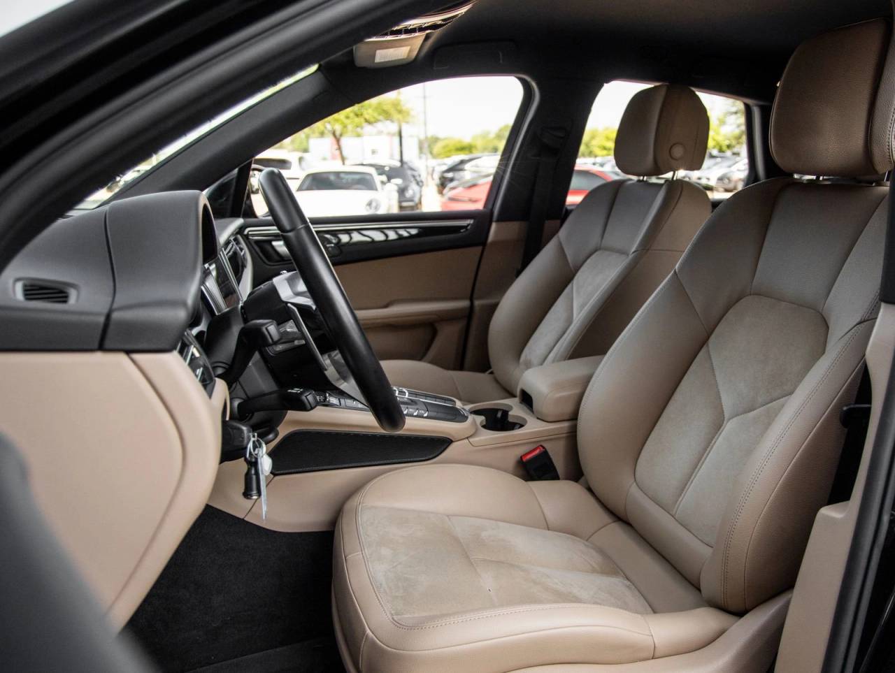 2020 Porsche Macan Macan