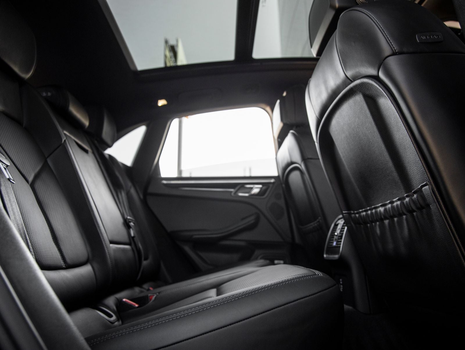 2021 Porsche Macan Macan