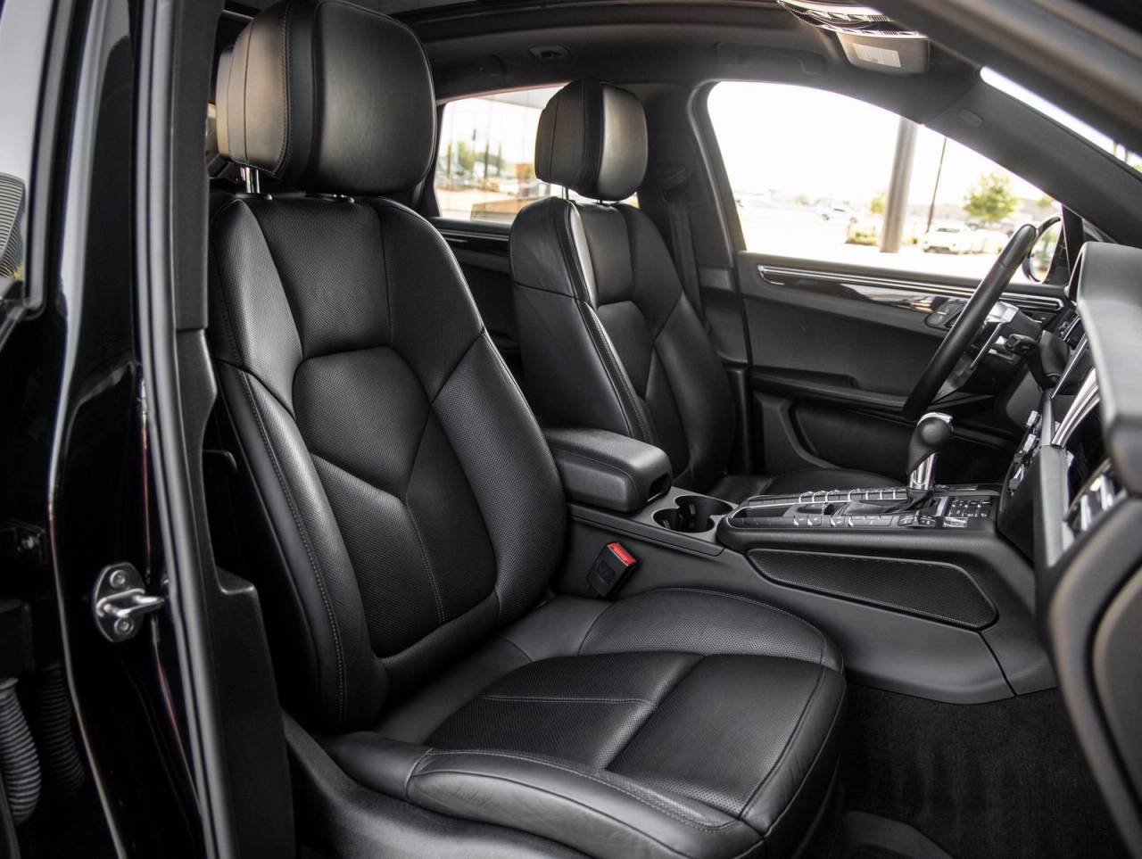 2021 Porsche Macan Macan