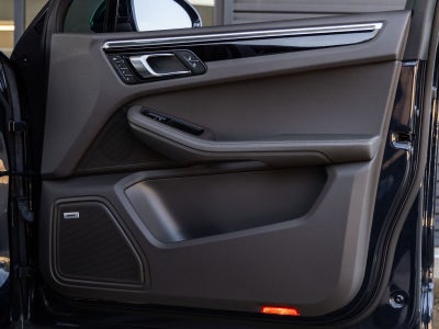 2021 Porsche Macan Macan