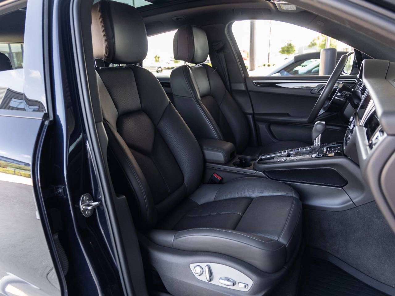 2021 Porsche Macan Macan