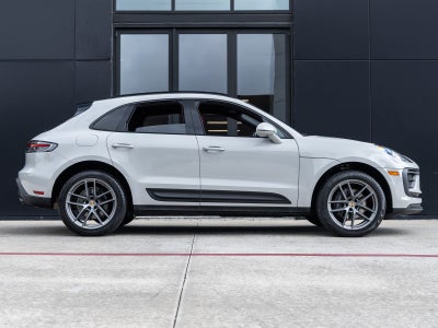 2023 Porsche Macan AWD