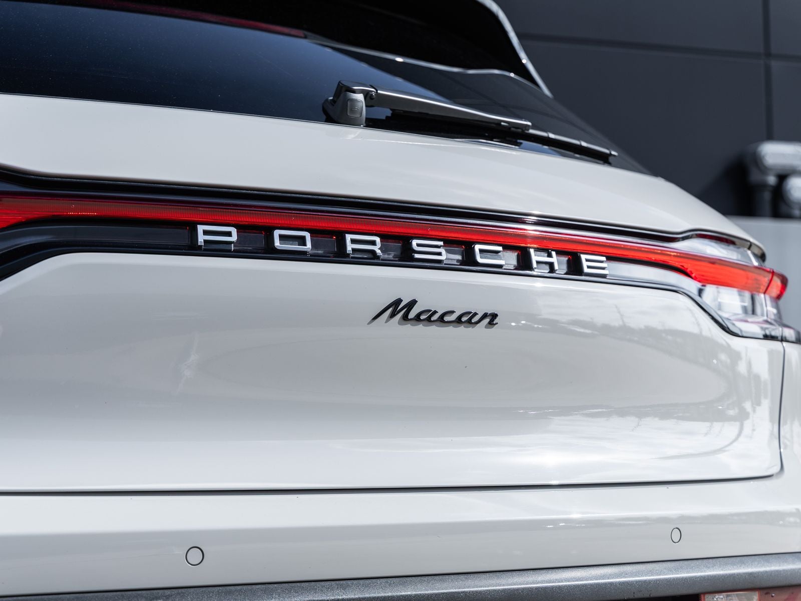2023 Porsche Macan AWD