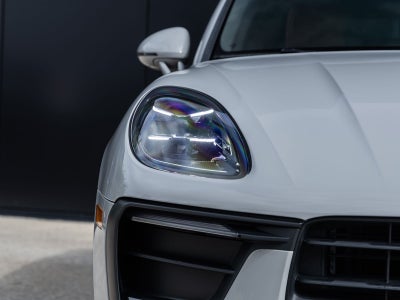 2023 Porsche Macan AWD