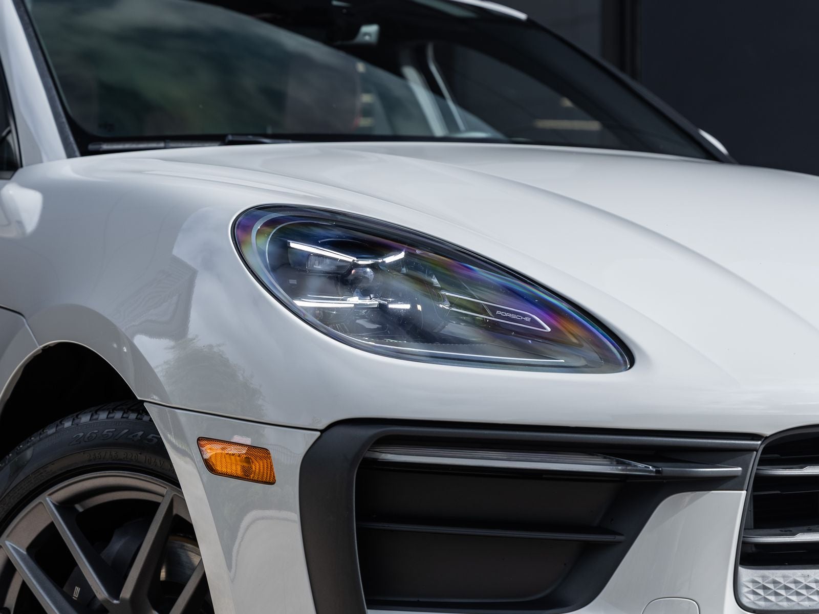 2023 Porsche Macan AWD