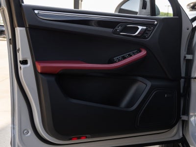 2023 Porsche Macan AWD