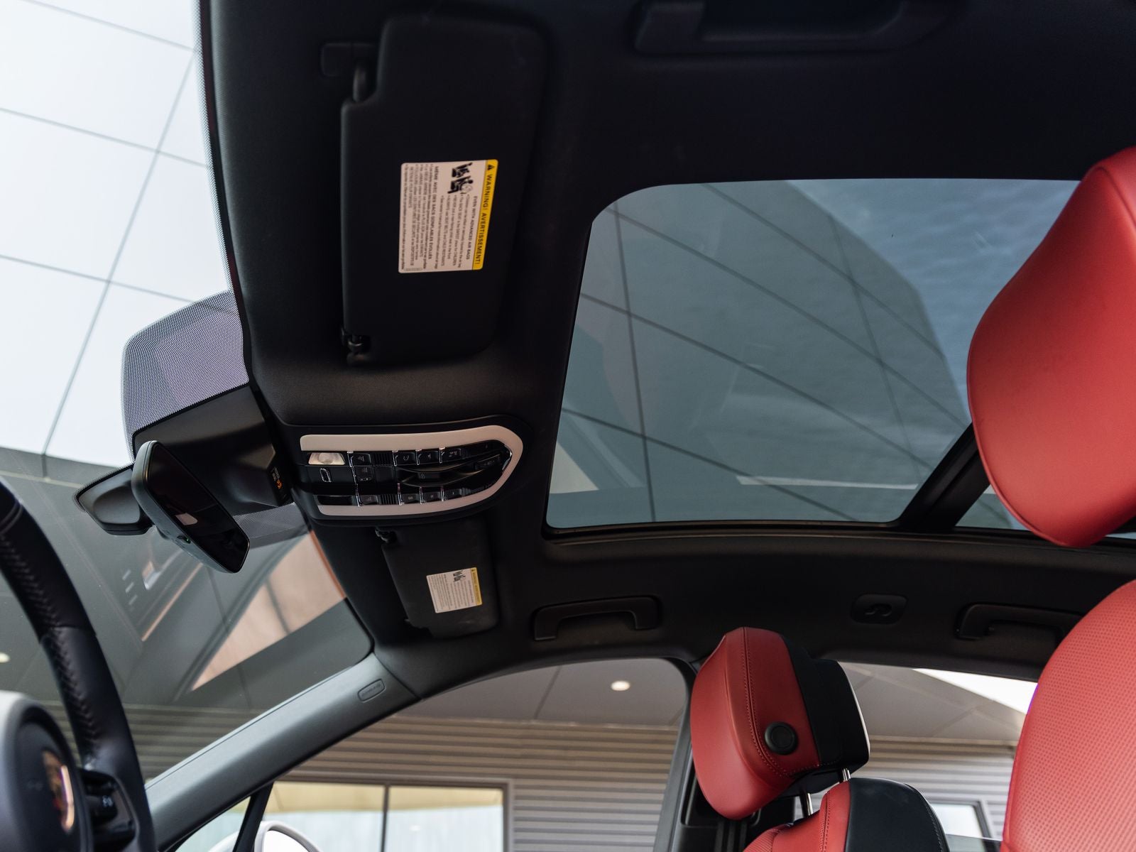 2023 Porsche Macan AWD