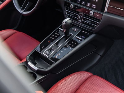 2023 Porsche Macan AWD