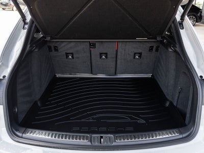 2023 Porsche Macan AWD
