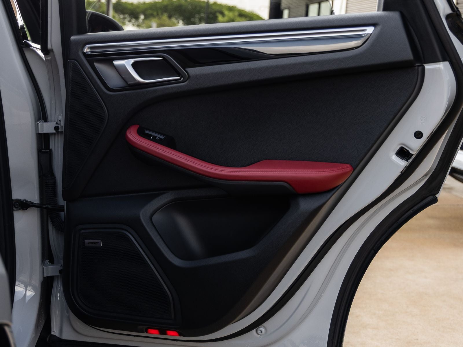 2023 Porsche Macan AWD