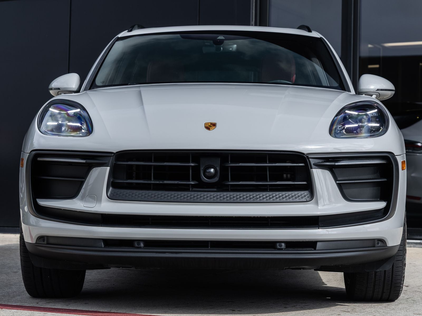 2023 Porsche Macan AWD