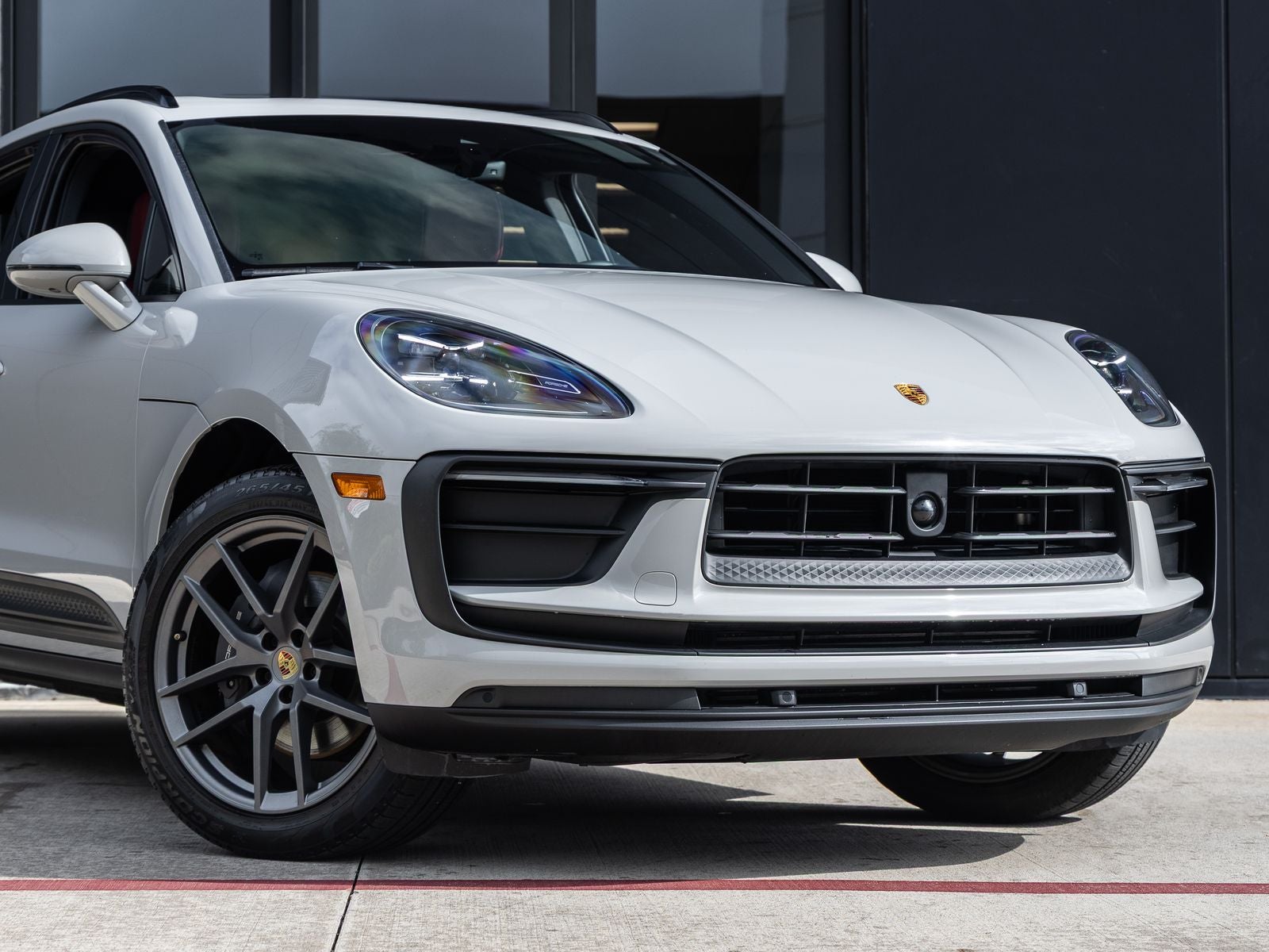 2023 Porsche Macan AWD