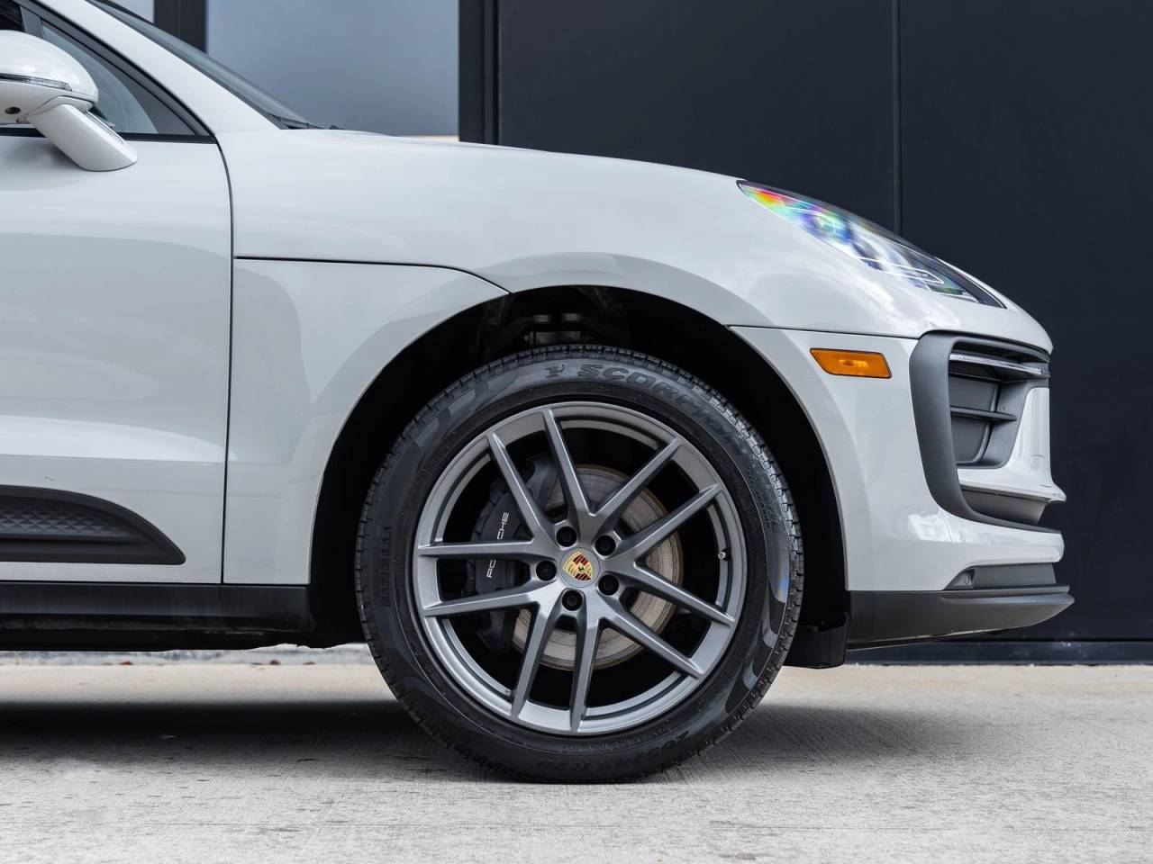 2023 Porsche Macan AWD