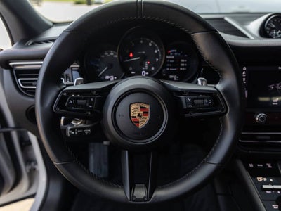 2023 Porsche Macan AWD