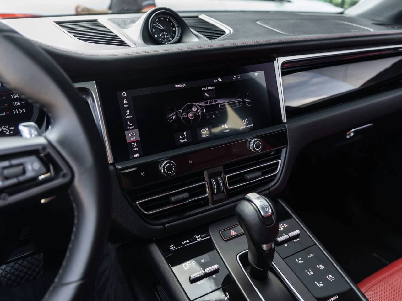 2023 Porsche Macan AWD