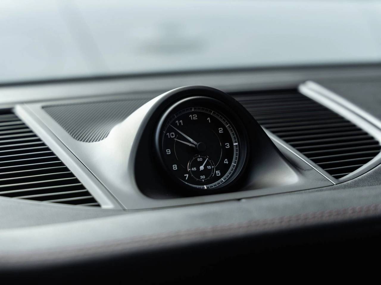 2023 Porsche Macan AWD