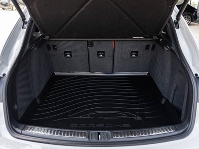 2023 Porsche Macan AWD