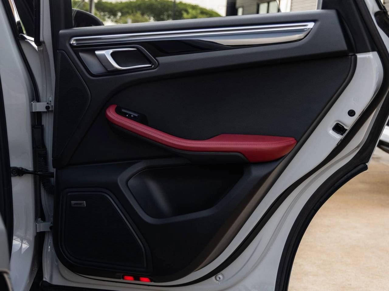 2023 Porsche Macan AWD