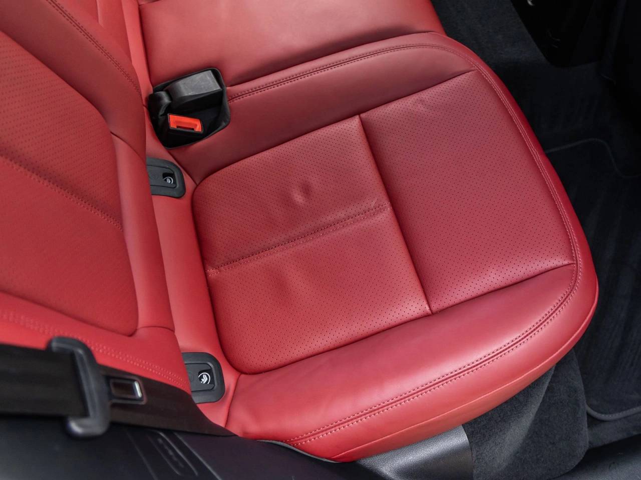 2023 Porsche Macan AWD