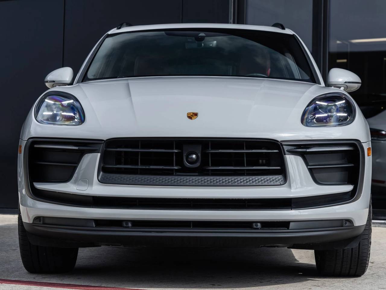 2023 Porsche Macan AWD