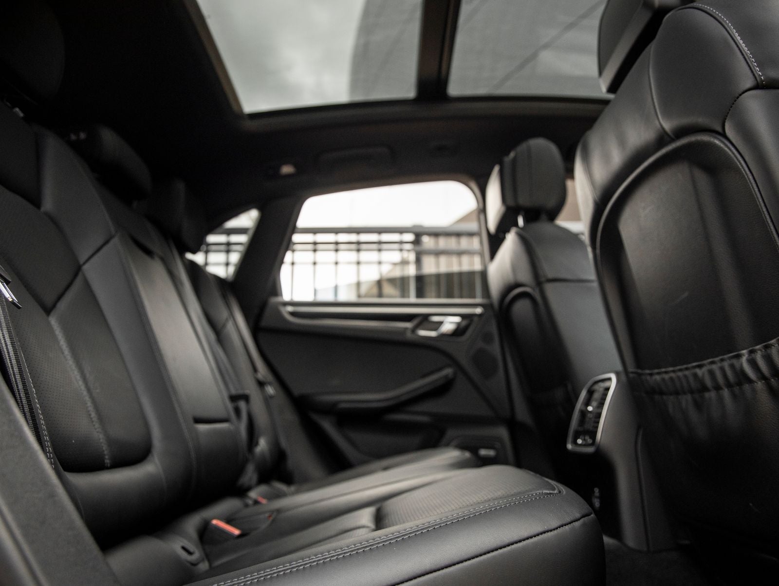 2024 Porsche Macan Macan (MY24)