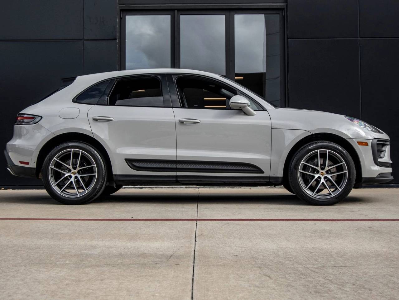 2024 Porsche Macan Macan (MY24)