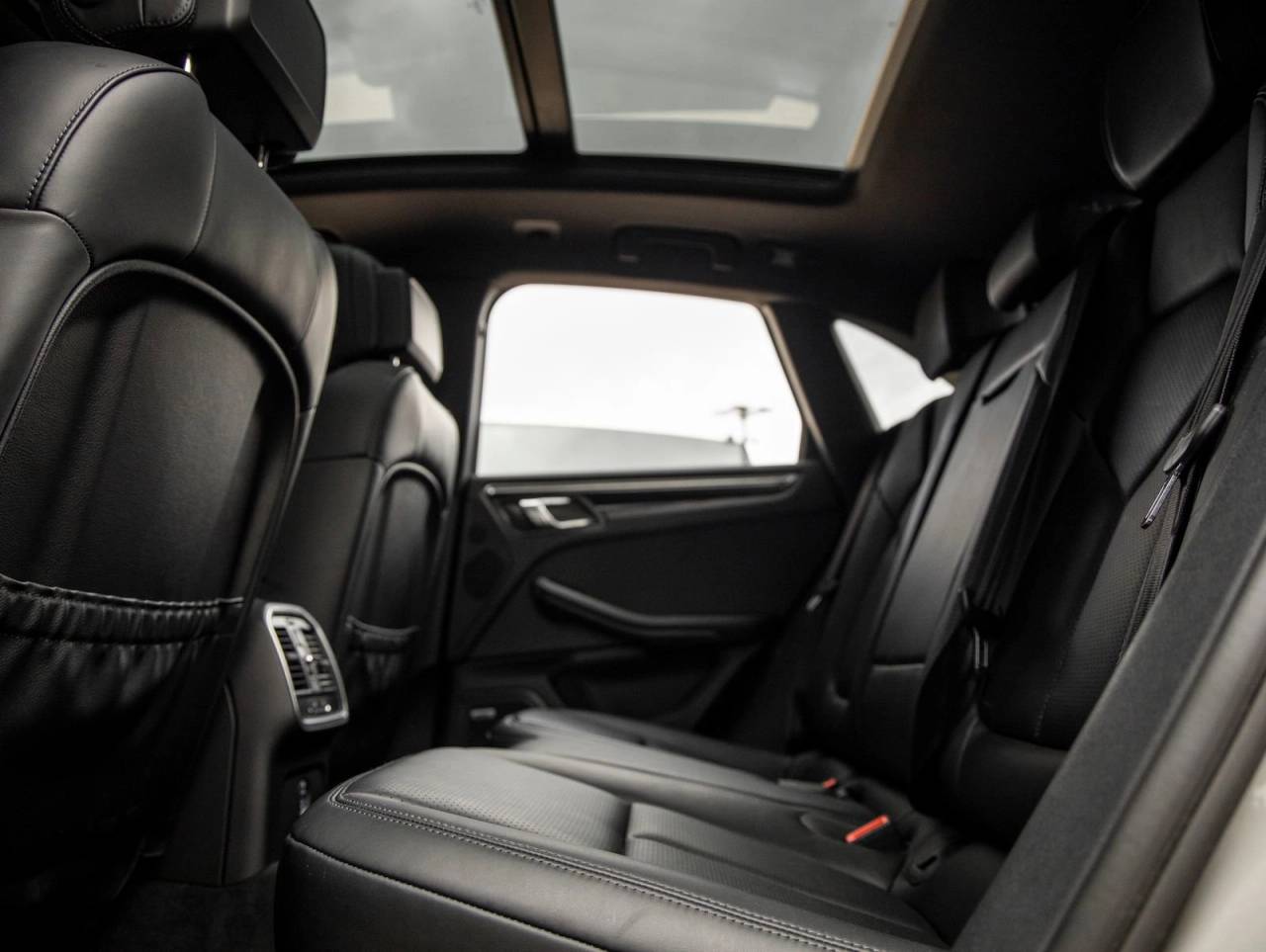 2024 Porsche Macan Macan (MY24)