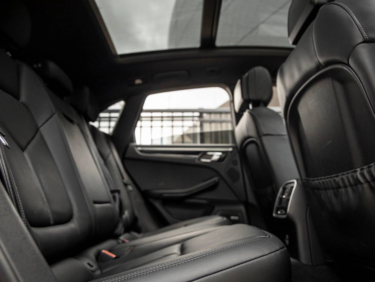 2024 Porsche Macan Macan (MY24)