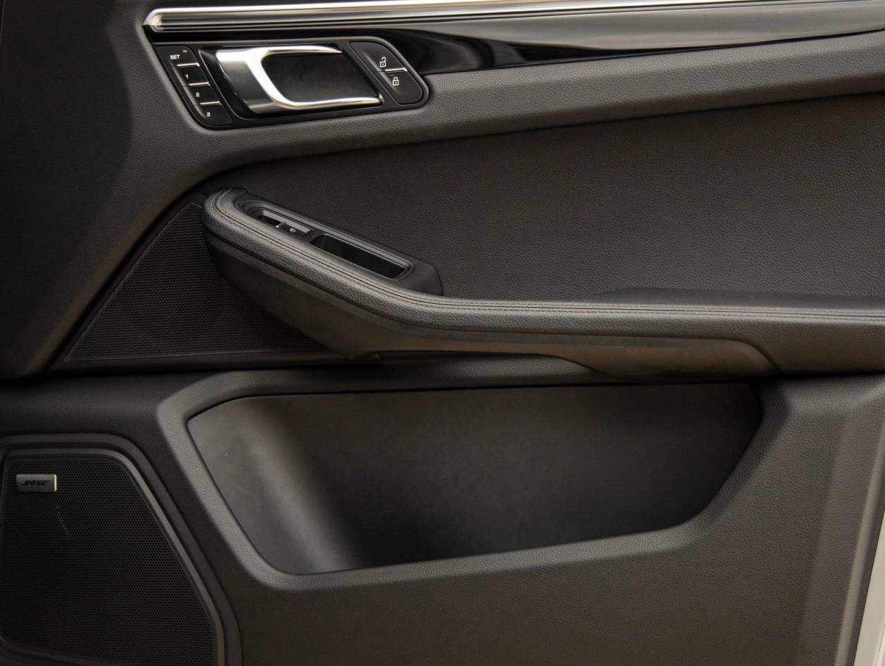 2024 Porsche Macan Macan (MY24)