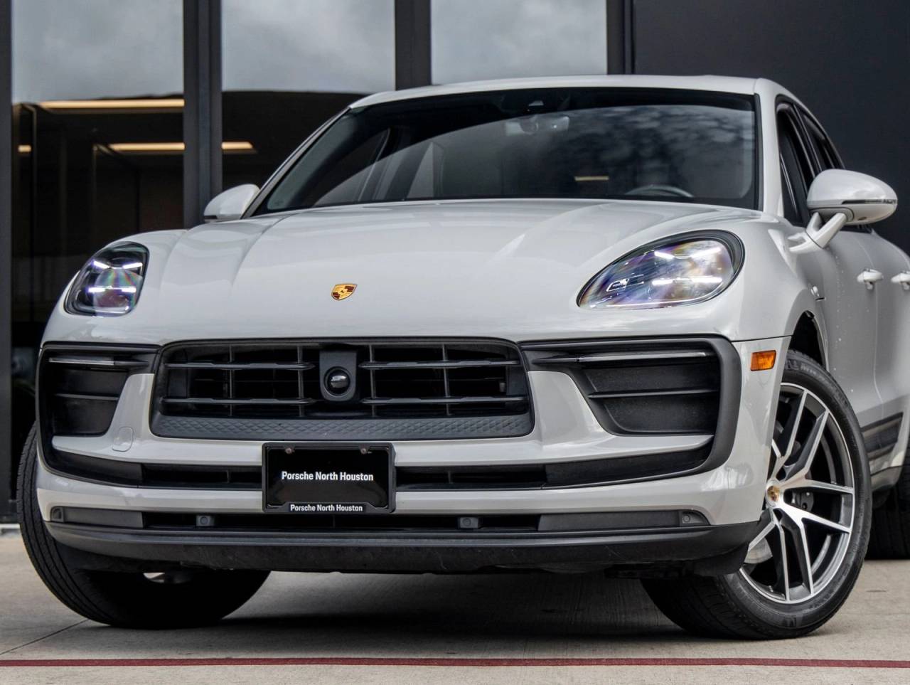 2024 Porsche Macan Macan (MY24)