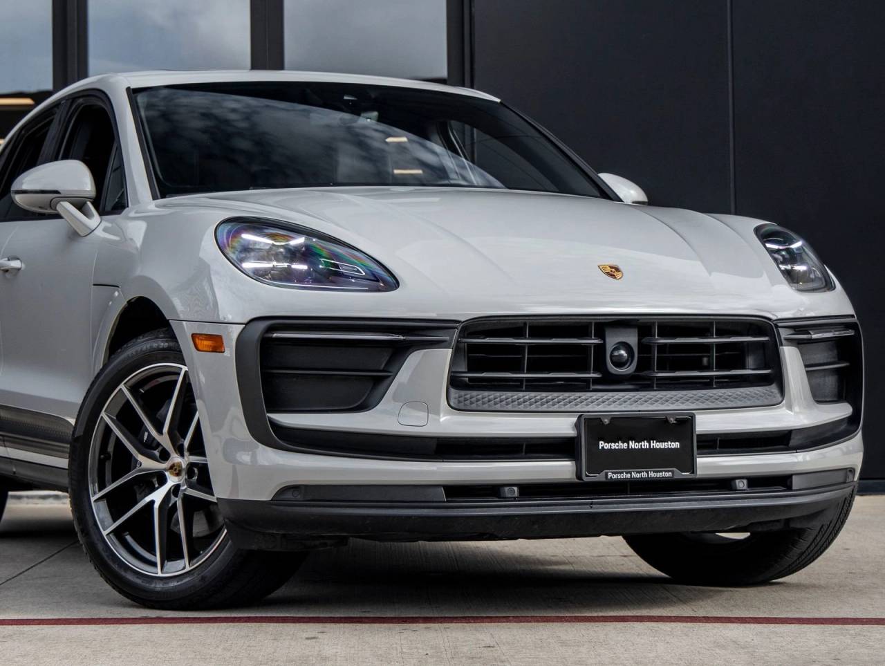 2024 Porsche Macan Macan (MY24)