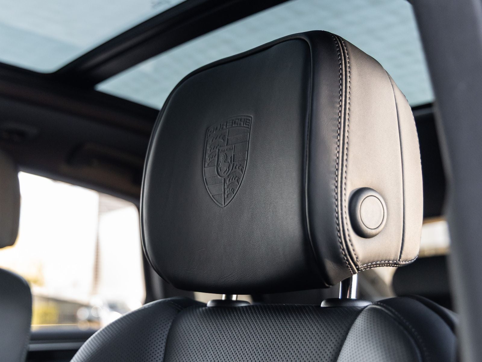 2026 Porsche Macan Base