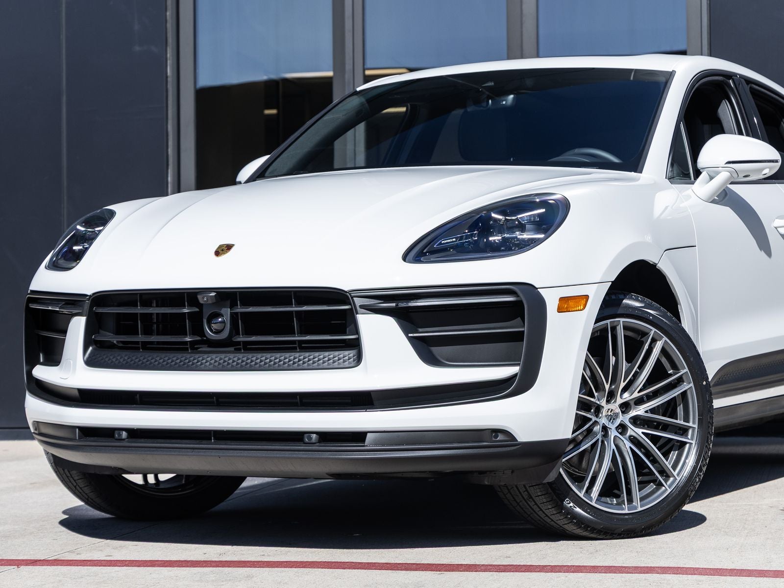 2026 Porsche Macan Base